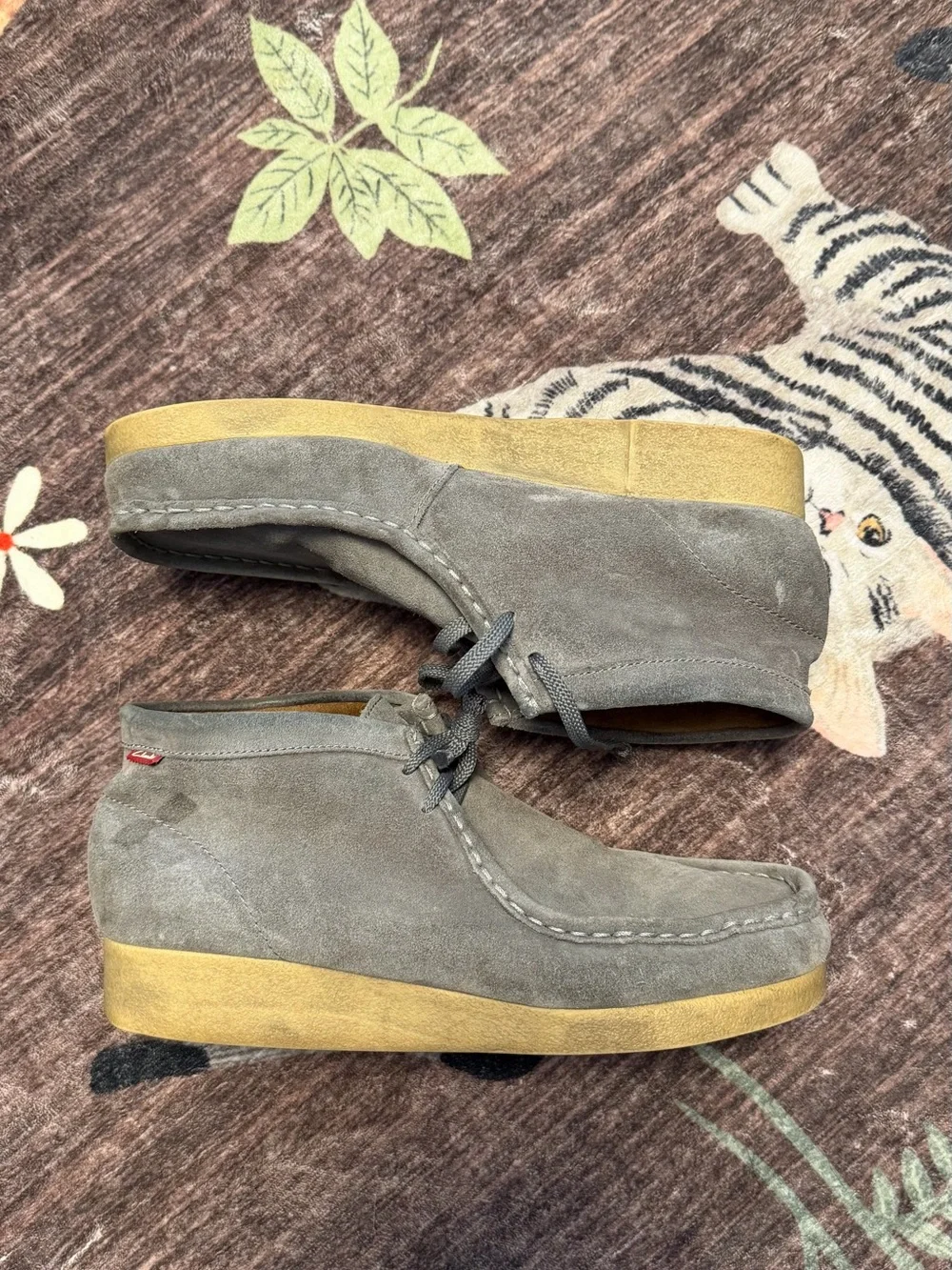 Men's Suede Clarks Wallabees - Light Gray
